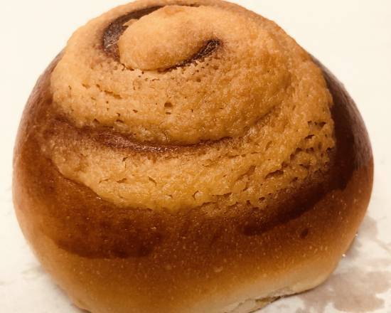 Custard Bun (奶黃包)